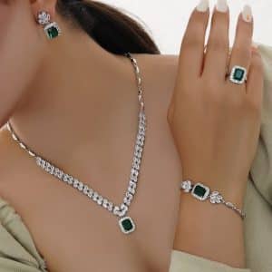 سرویس کامل رنگ ثابت با سنگ سبز